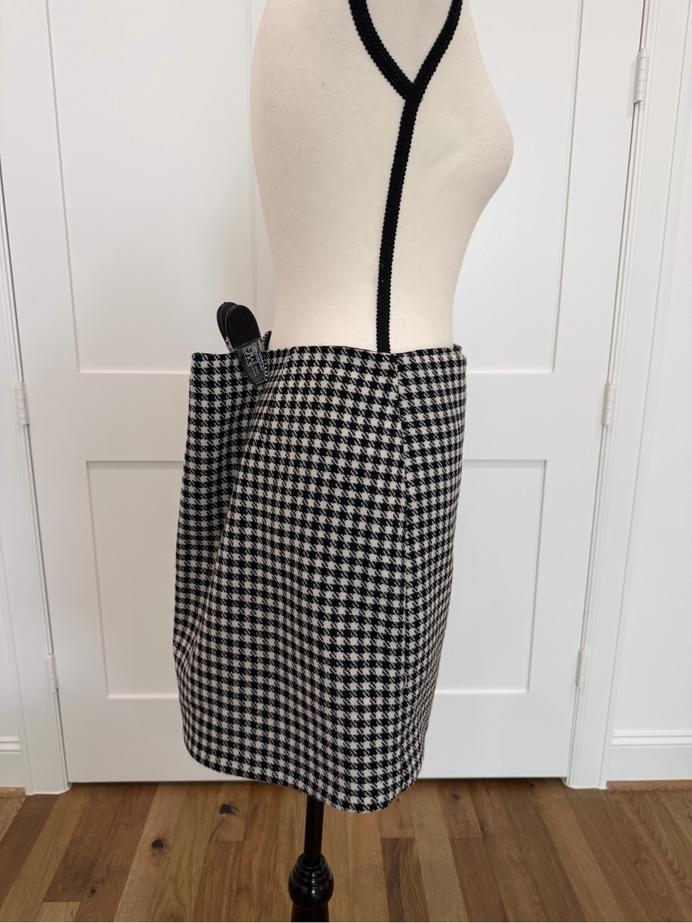 Sezane Laure Houndstooth Skirt – Black/Ecru – Size 42 - Picture 8 of 12